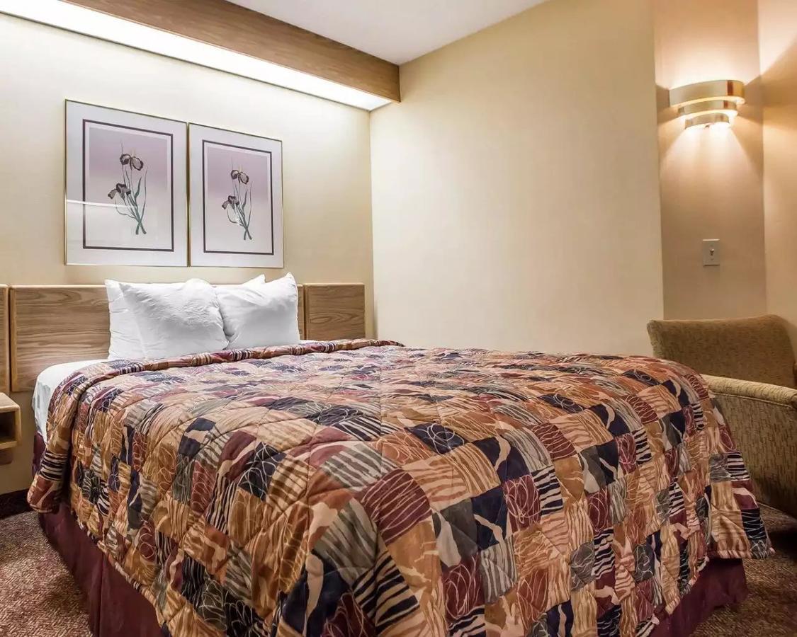 Baymont Inn & Suites By Wyndham Mukwonago Kültér fotó